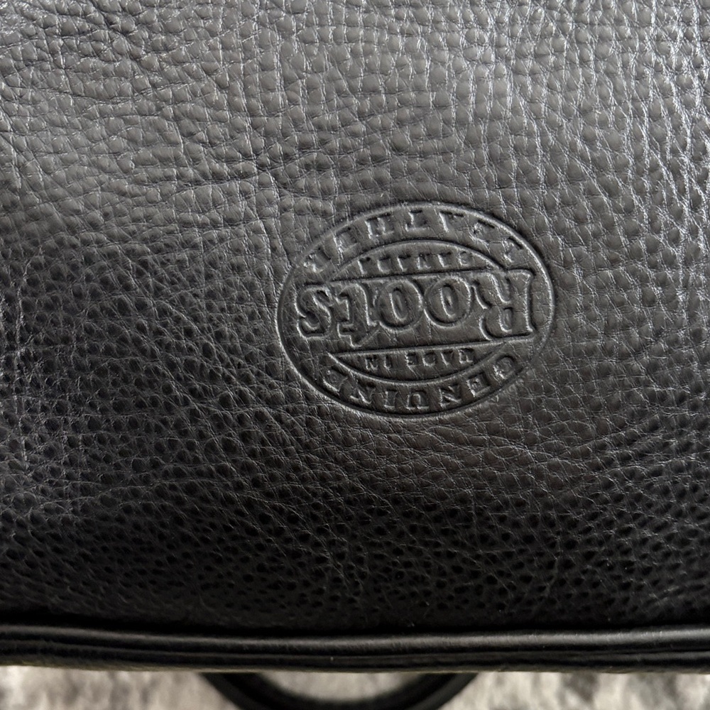 Roots Black Pebbled Leather Tote Bag with Removable Strap - Picture 4 of 13
